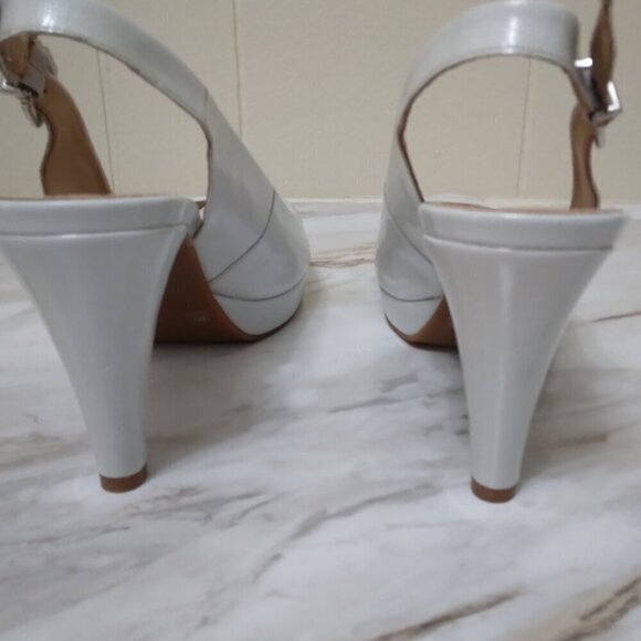 Antonio Melani | "Haleen" Patent Leather Peep Toe Slingback Heel Blue | Size 9M - Picture 5 of 12